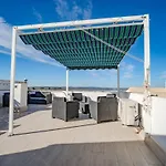 Апартаменты Spacious 3-bed With Stunning Views Торевьиа