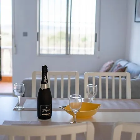 Апартаменты Spacious 3-bed With Stunning Views Торевьиа