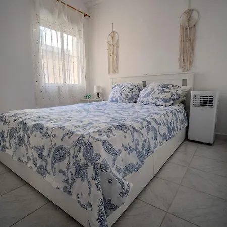 Апартаменты Spacious 3-bed With Stunning Views Торевьиа