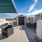 Spacious 3-bed With Stunning Views Apartamento *
