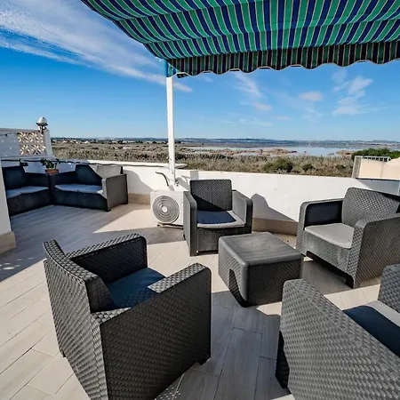 Spacious 3-bed With Stunning Views *