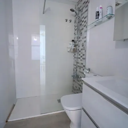 Daire Spacious 3-bed With Stunning Views *