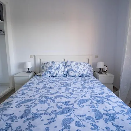 Spacious 3-bed With Stunning Views טורבייחה