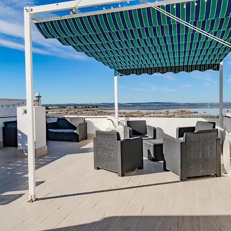 Spacious 3-bed With Stunning Views * トレビエハ