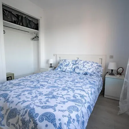 Spacious 3-bed With Stunning Views Apartment