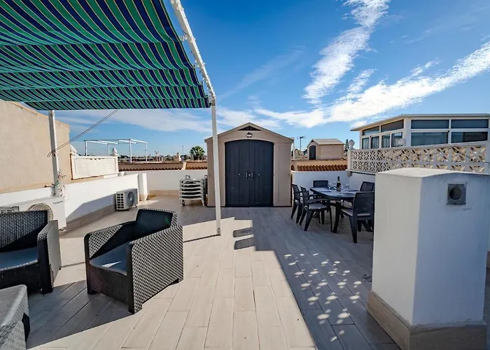 Spacious 3-bed With Stunning Views Apartment *