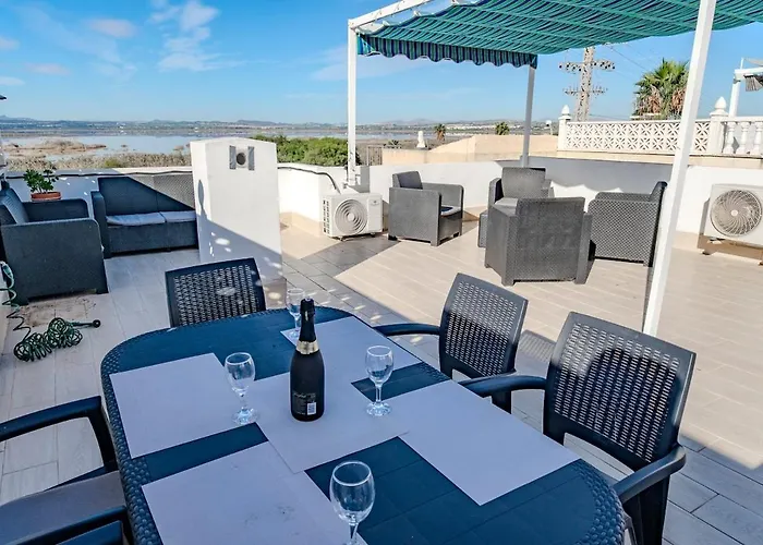 Spacious 3-bed With Stunning Views Lägenhet Torrevieja