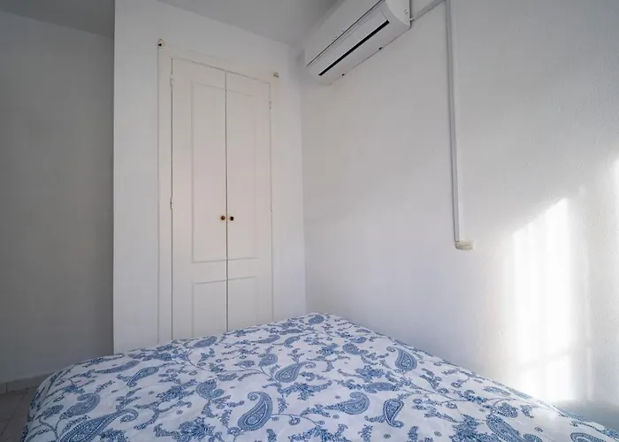 Διαμέρισμα Spacious 3-bed With Stunning Views Τορεβιέχα