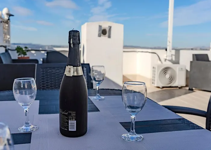 Διαμέρισμα Spacious 3-bed With Stunning Views *