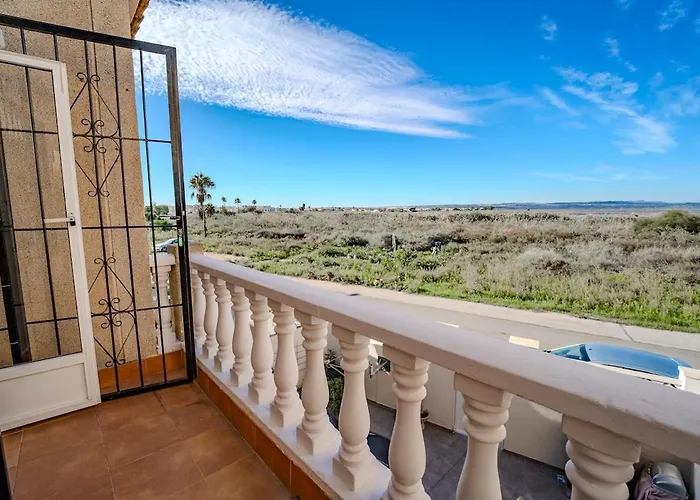 Spacious 3-bed With Stunning Views * Torrevieja
